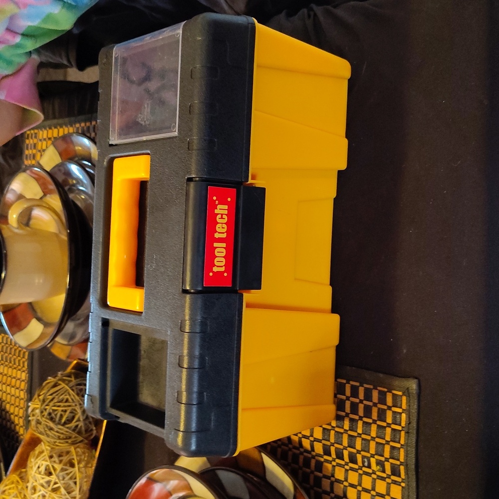 Plastic kids tool lot - Picture 3 of 3